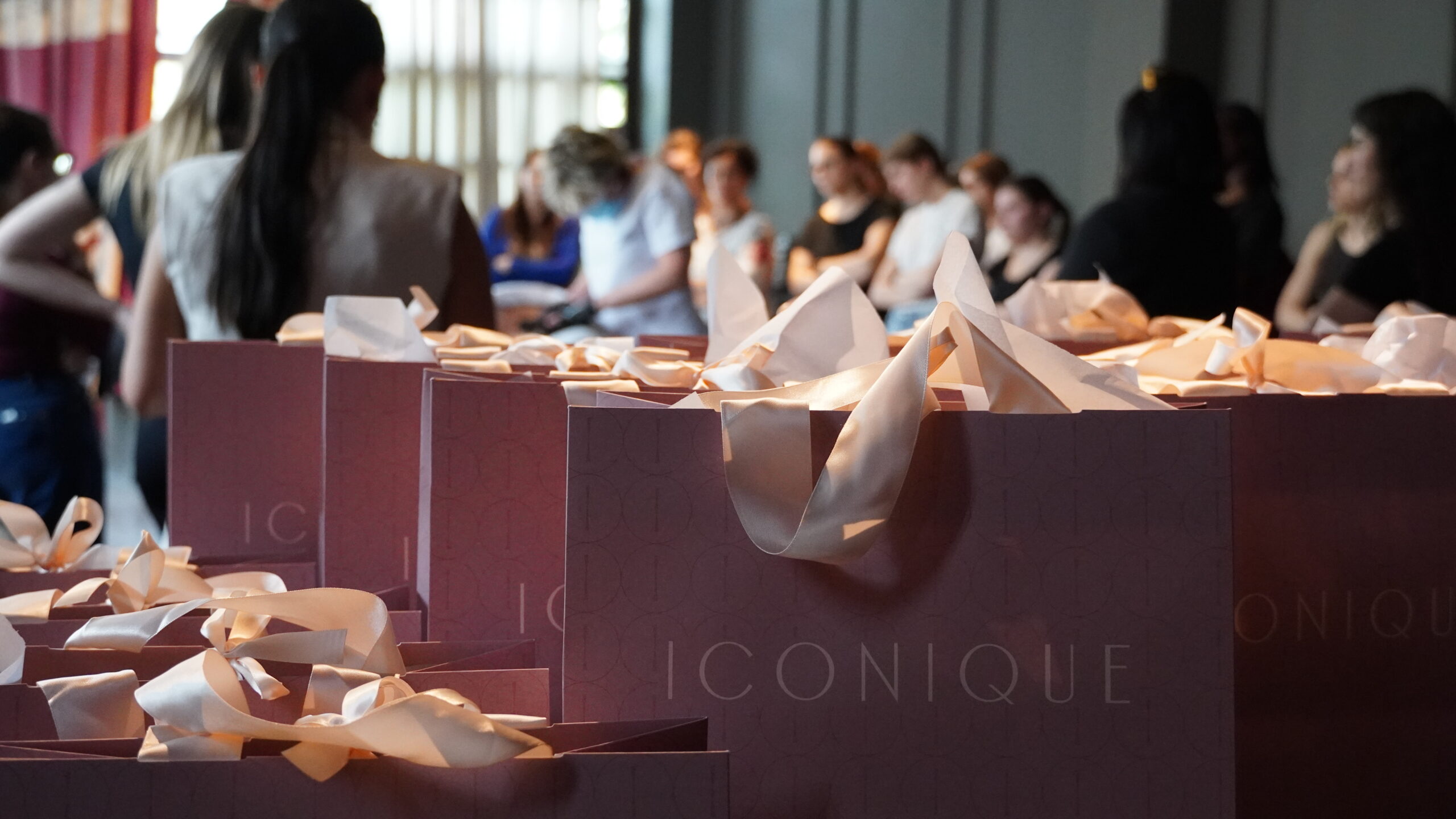 Corso Power Peeling In Tour Iconique – estetiste in aula su peeling chimici professionali